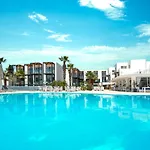 Ξενοδοχείο Charm 4*