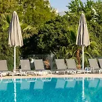 Charm Ξενοδοχείο 4*