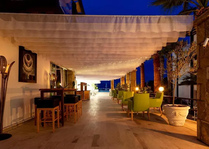 Charm Hotel Akiarlar