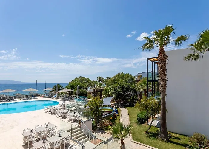 Charm Hotel Akiarlar